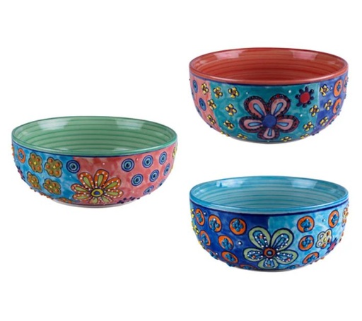 drei bunte Schüsseln, die bunt gemalt sind und Blütenmuster im Relief haben