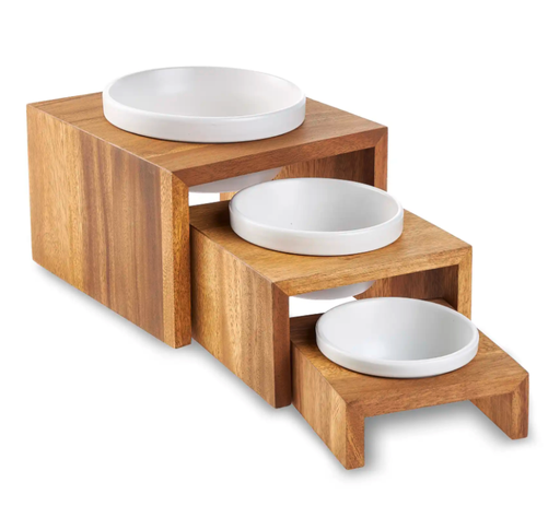 Drei Größen von Holzgestellen mit mittig integrierter Keramikschale